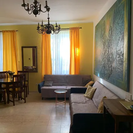 Apartment Beautiful And Charming In The Heart Of The Old Town *