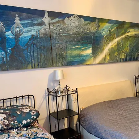 Beautiful And Charming In The Heart Of The Old Town Apartment