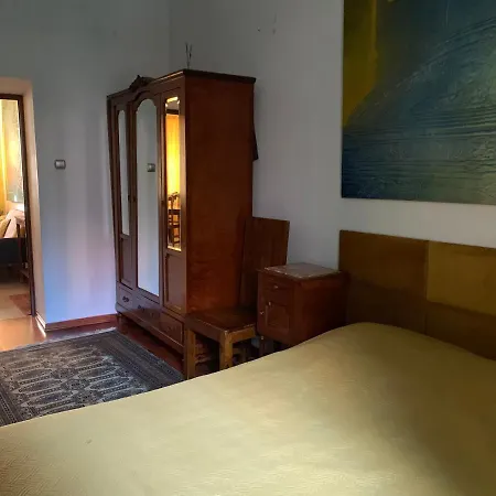 Beautiful And Charming In The Heart Of The Old Town Apartment *