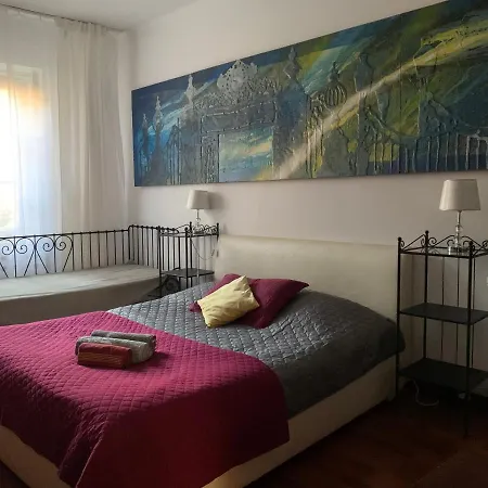 Beautiful And Charming In The Heart Of The Old Town Apartment *