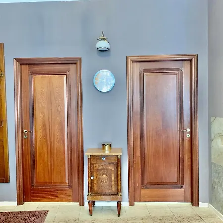 Beautiful And Charming In The Heart Of The Old Town Apartment
