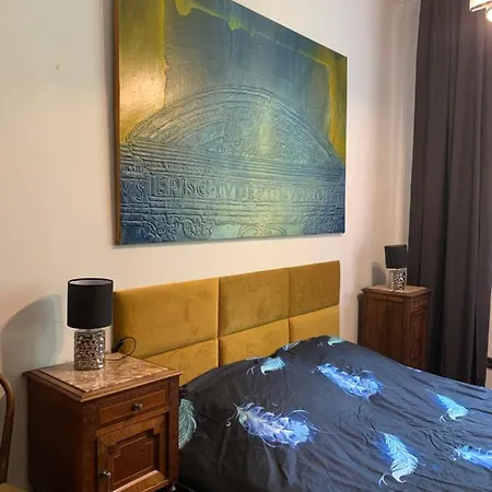 Beautiful And Charming In The Heart Of The Old Town *