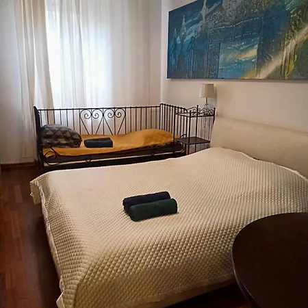 Beautiful And Charming In The Heart Of The Old Town *