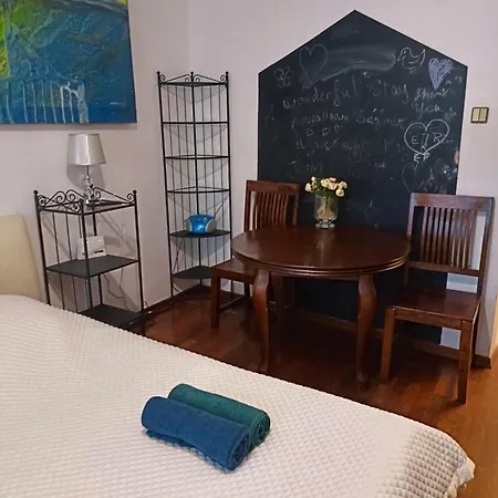 Beautiful And Charming In The Heart Of The Old Town Apartman